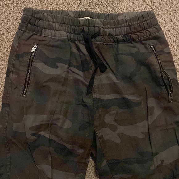 TNA camo cargos - Picture 3 of 3